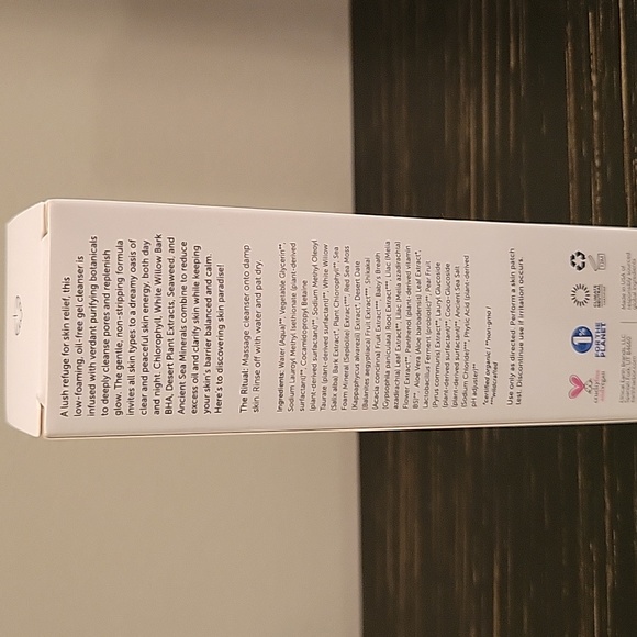 Oasis Deep Pore Cleanser - Picture 2 of 3